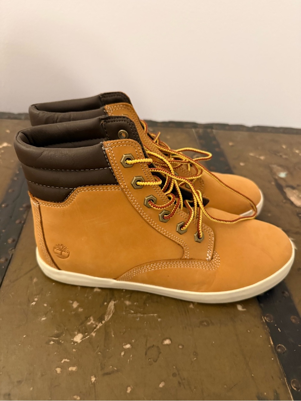 Timberland Wheat Tan Lace-Up High-Top Boots with Dark Brown Collar